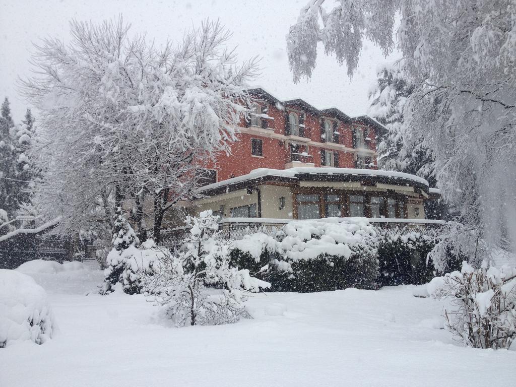 Albergo Milano Snc Lanzo dʼIntelvi Exteriér fotografie