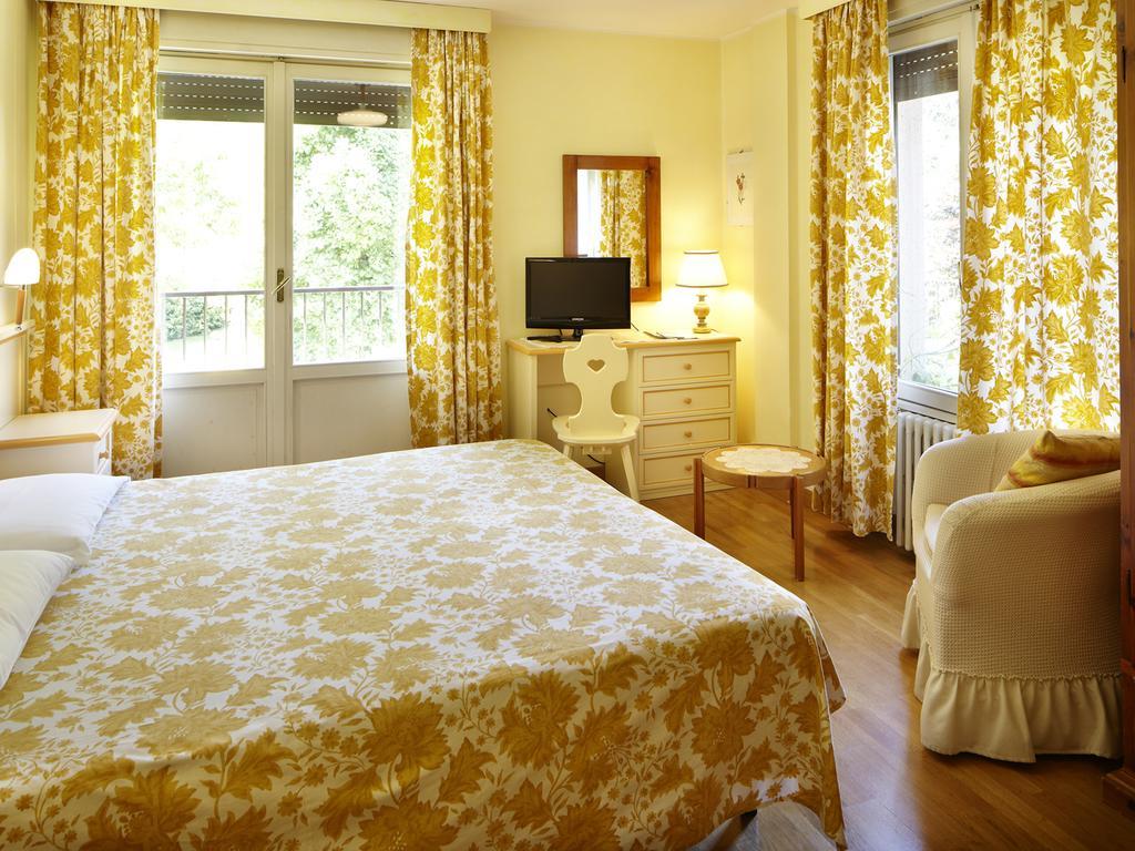 Albergo Milano Snc Lanzo dʼIntelvi Pokoj fotografie