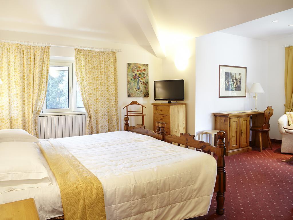 Albergo Milano Snc Lanzo dʼIntelvi Pokoj fotografie