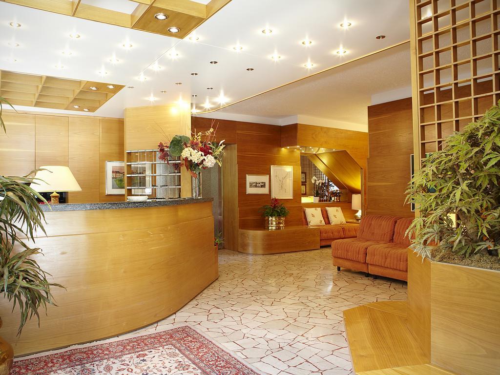 Albergo Milano Snc Lanzo dʼIntelvi Exteriér fotografie