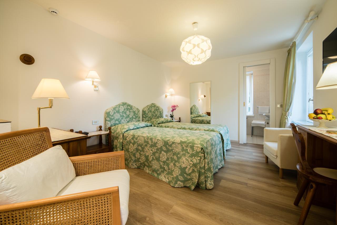 Albergo Milano Snc Lanzo dʼIntelvi Exteriér fotografie