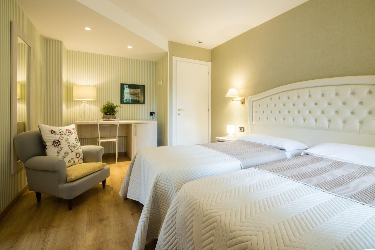 Albergo Milano Snc Lanzo dʼIntelvi Exteriér fotografie